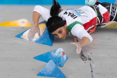 iranian greeted as hero after competing without hijab
