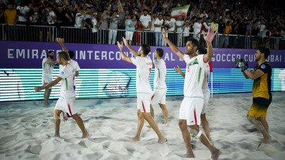 iranian in protest solidarity gesture in dubai event iranian in protest solidarity gesture in dubai event