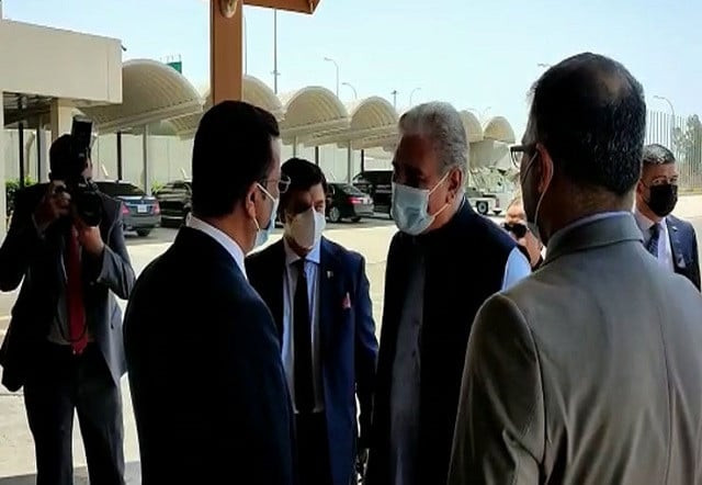 foreign minister shah mahmood qureshi upon his arrival in baghdad on may 28 2021 photo radio pakistan foreign minister shah mahmood qureshi upon his arrival in baghdad on may 28 2021 photo radio pakistan
