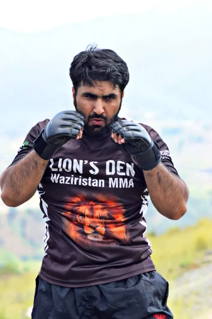 irfan mehsud breaks record of most push ups in one minute irfan mehsud breaks record of most push ups in one minute
