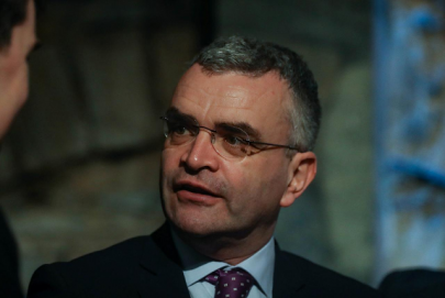 irish minister quits for violating covid 19 restrictions