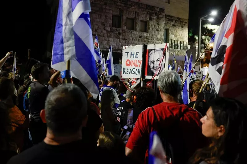 protestors gather against israeli prime minister benjamin netanyahu near his residence in jerusalem november 4 2023 photos reuters protestors gather against israeli prime minister benjamin netanyahu near his residence in jerusalem november 4 2023 photos reuters
