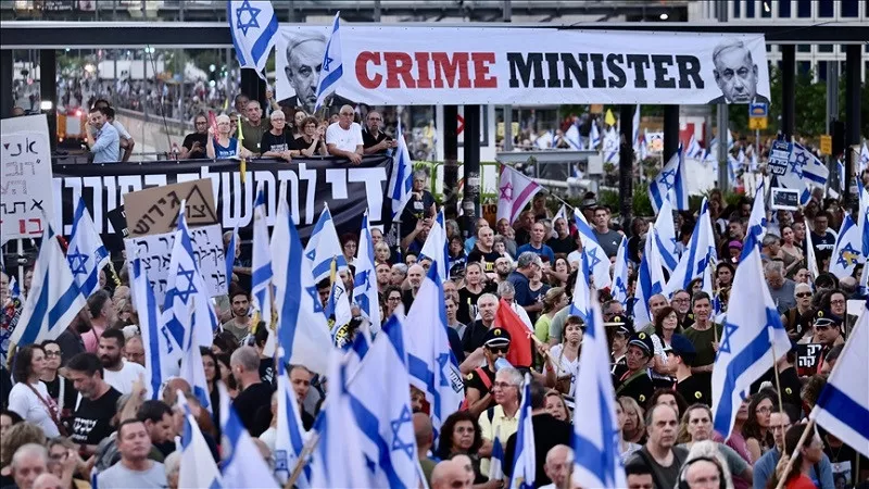 thousands holding banners and israeli flags gather during a demonstration to demand a hostage swap deal with gaza and the dismissal of the government led by benjamin netanyahu in tel aviv israel on june 22 2024 photo anadolu agency thousands holding banners and israeli flags gather during a demonstration to demand a hostage swap deal with gaza and the dismissal of the government led by benjamin netanyahu in tel aviv israel on june 22 2024 photo anadolu agency