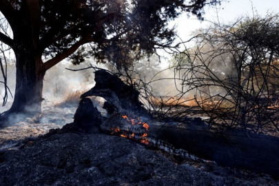 israel strikes hamas sites in gaza in first attack since may fighting israel strikes hamas sites in gaza in first attack since may fighting