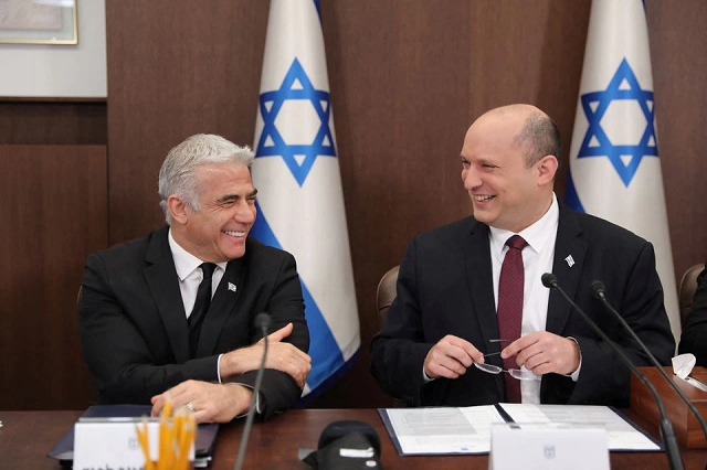 israeli prime minister naftali bennett and foreign minister yair lapid attend a cabinet meeting at the prime minister s office in jerusalem israel june 19 2022 photo reuters israeli prime minister naftali bennett and foreign minister yair lapid attend a cabinet meeting at the prime minister s office in jerusalem israel june 19 2022 photo reuters