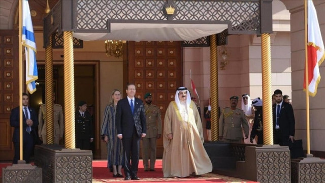 israeli president isaac herzog king of bahrain hamad bin isa al khalifa at al qudaibiya palace in manama bahrain in december 2022 photo anadolu agency israeli president isaac herzog king of bahrain hamad bin isa al khalifa at al qudaibiya palace in manama bahrain in december 2022 photo anadolu agency
