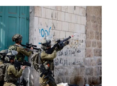 israeli army arrests 32 palestinians in west bank raids israeli army arrests 32 palestinians in west bank raids