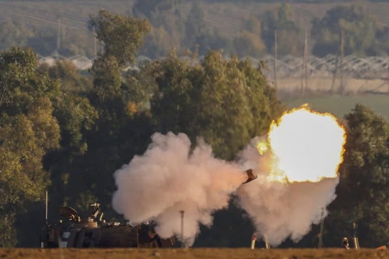 israel hezbollah exchange fire across lebanon border amid alarm over gaza war spillover