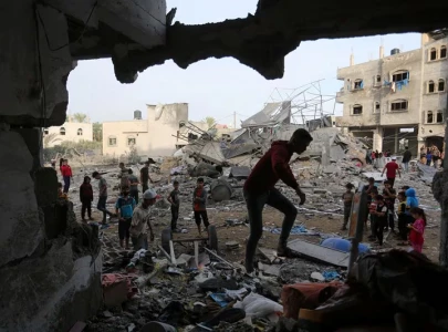israel faces pressure over gaza deaths as fighting rages near hospitals