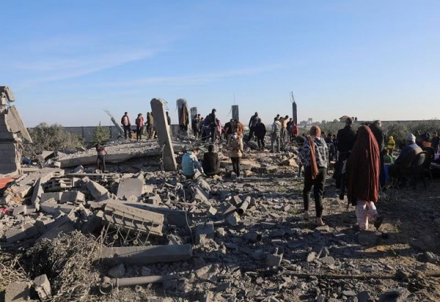 palestinians inspect the site of an israeli strike in rafah in the southern gaza strip january 7 2024 photo reuters palestinians inspect the site of an israeli strike in rafah in the southern gaza strip january 7 2024 photo reuters