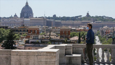 italy records new surge in daily coronavirus cases