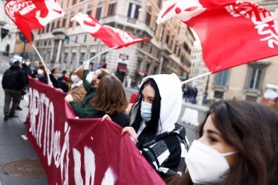 students in rome stage sit in to demand schools be re opened