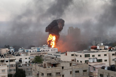 israel strikes hamas site in gaza over fire balloons   military