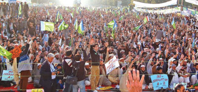 ji pulls out scores for a sit in