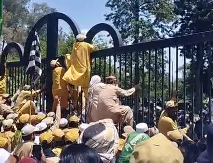 jui f workers enter the red zone in islamabad photo screengrab