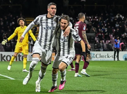 vlahovic among goals as juve stroll past salernitana