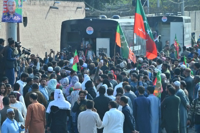 a large number of pti activists gathered outside the jail bharo camp in gujranwala photo twitter ptiofficial
