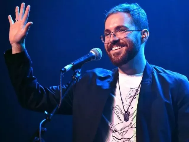 linkin park fans harass chester bennington s son jaime over new singer criticism linkin park fans harass chester bennington s son jaime over new singer criticism