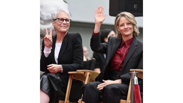 jamie lee curtis and jodie foster photo michael buckner variety via getty jamie lee curtis and jodie foster photo michael buckner variety via getty