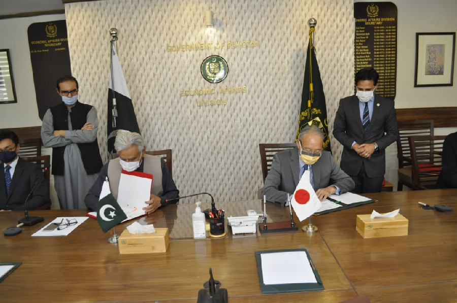 pakistan japan sign 367m debt relief pacts