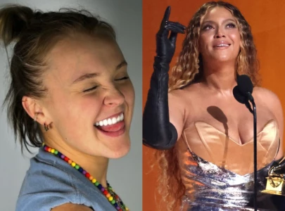 jojo siwa references beyonc and diddy conspiracy during award show speech