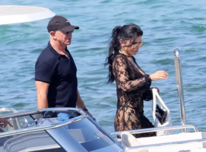 jeff bezos and lauren sanchez brush off beach vendor in sardinia