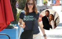 jennifer lopez reportedly furious over ben affleck and jennifer garner photos jennifer lopez reportedly furious over ben affleck and jennifer garner photos