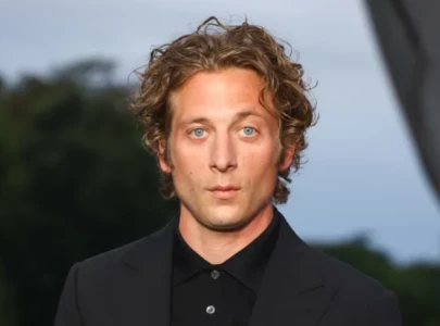 jeremy allen white dives deep into youtube rabbit holes for bruce springsteen role