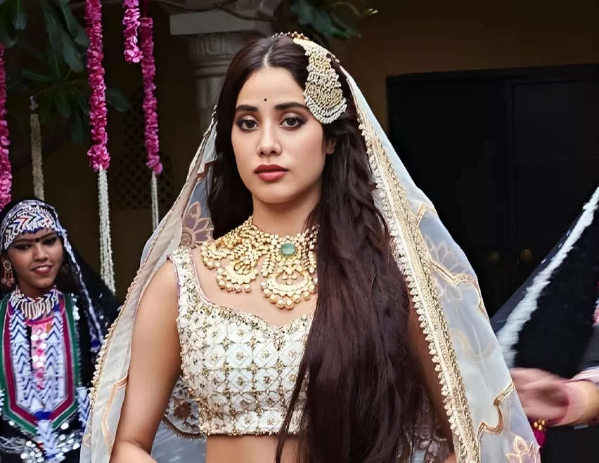 in pictures janhvi kapoor oozes royalty in mohsin naveed ranjha