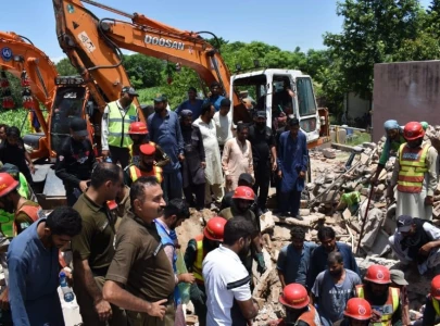 seven die as gas blast flattens building seven die as gas blast flattens building