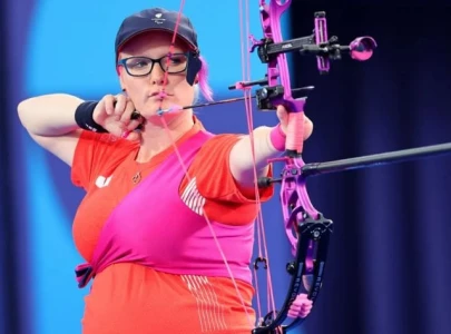 jodie grinham becomes first pregnant woman to win paralympic medal secures bronze in archery