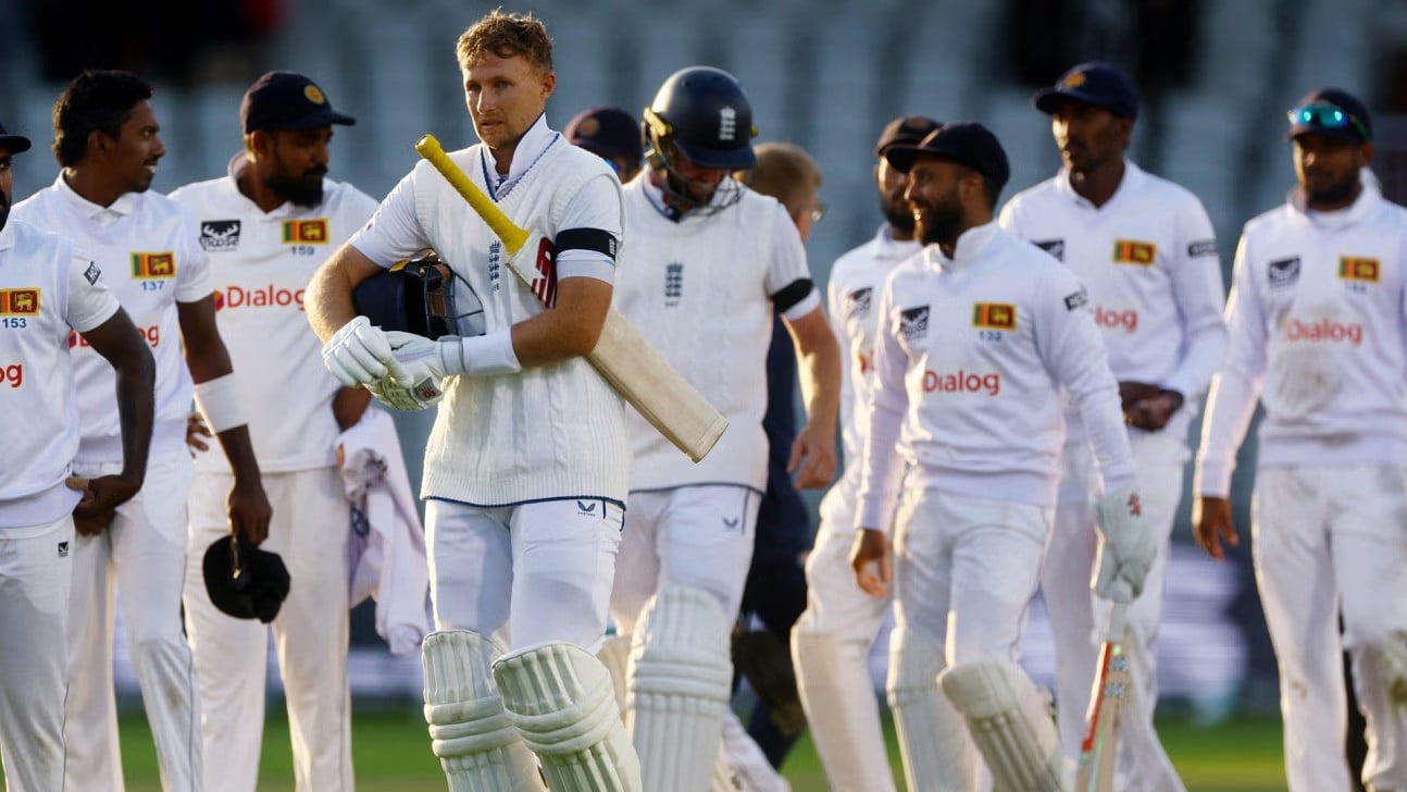 England clinch tense win over Sri Lanka in Old Trafford | The Express Tribune