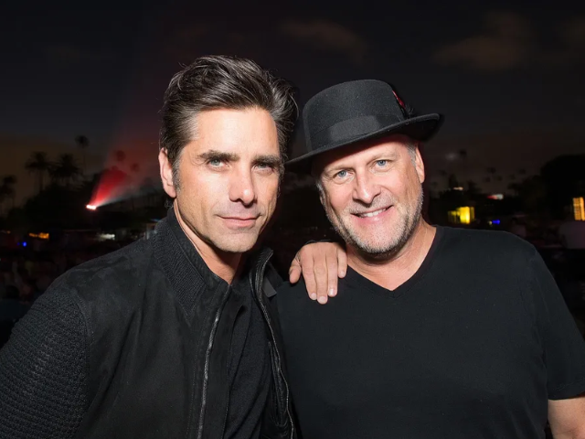 john stamos criticised for wearing bald cap in support of dave coulier s cancer diagnosis john stamos criticised for wearing bald cap in support of dave coulier s cancer diagnosis