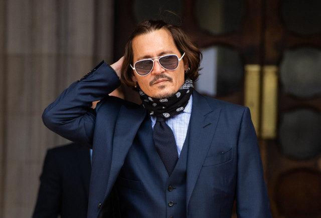 johnny depp outside london courtroom photo variety johnny depp outside london courtroom photo variety