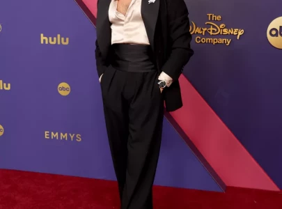 jonathan bailey reacts to people magazine on jimmy fallon show i can really cherish the value of a sexy man jonathan bailey reacts to people magazine on jimmy fallon show i can really cherish the value of a sexy man