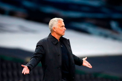 spurs must aim higher than just finishing above arsenal mourinho