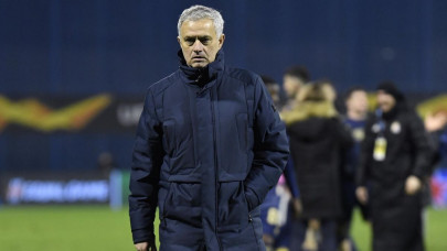 my players didn t respect their jobs says stunned tottenham boss mourinho my players didn t respect their jobs says stunned tottenham boss mourinho