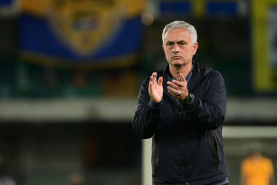 verona inflict first loss on mourinho s roma verona inflict first loss on mourinho s roma