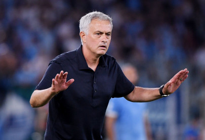mourinho blasts referee and var after roma lose derby to lazio