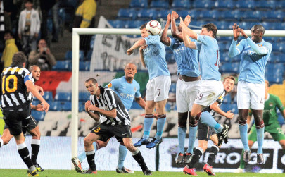 juventus held at manchester city as liverpool rue lost chance