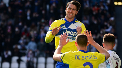 juve keep pressure on top three juve keep pressure on top three