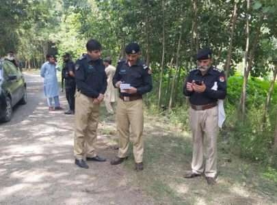 two cops martyred in peshawar raid