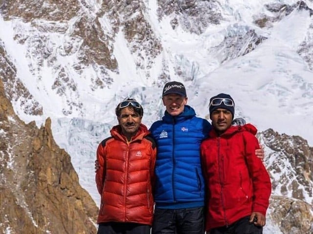 second day ends with no headway made in finding missing k2 climbers