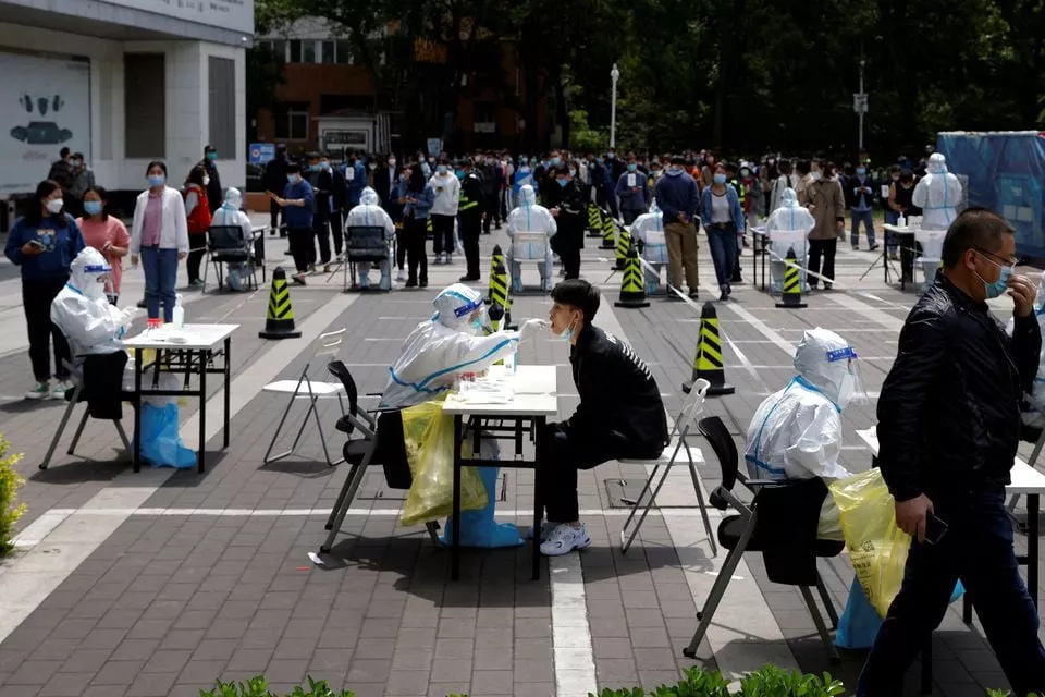 beijing cracks down with covid restrictions as long holiday begins beijing cracks down with covid restrictions as long holiday begins