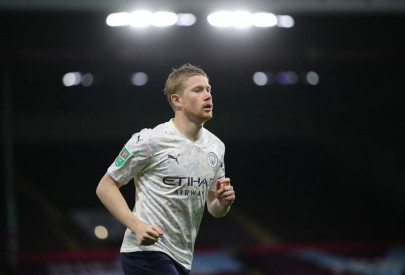 de bruyne open to signing new man city deal