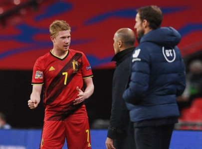 no pressure from man city to leave de bruyne out says martinez