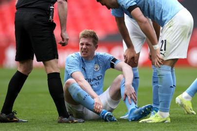 man city s de bruyne could be fit for psg clash says guardiola