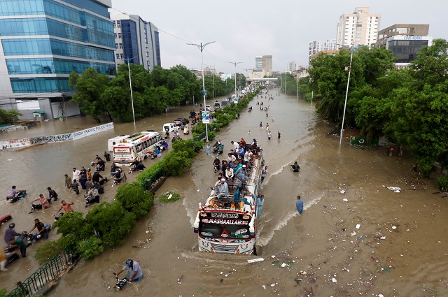 PMD issues alert for rain, thunderstorms and strong winds in Karachi on Eid