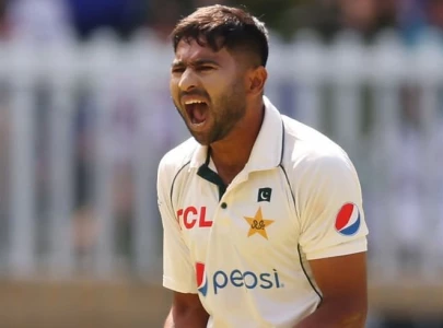 khurram shehzad suffers injury scare ahead of melbourne test