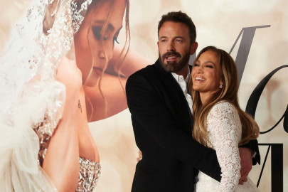 jennifer lopez and ben affleck wed in las vegas